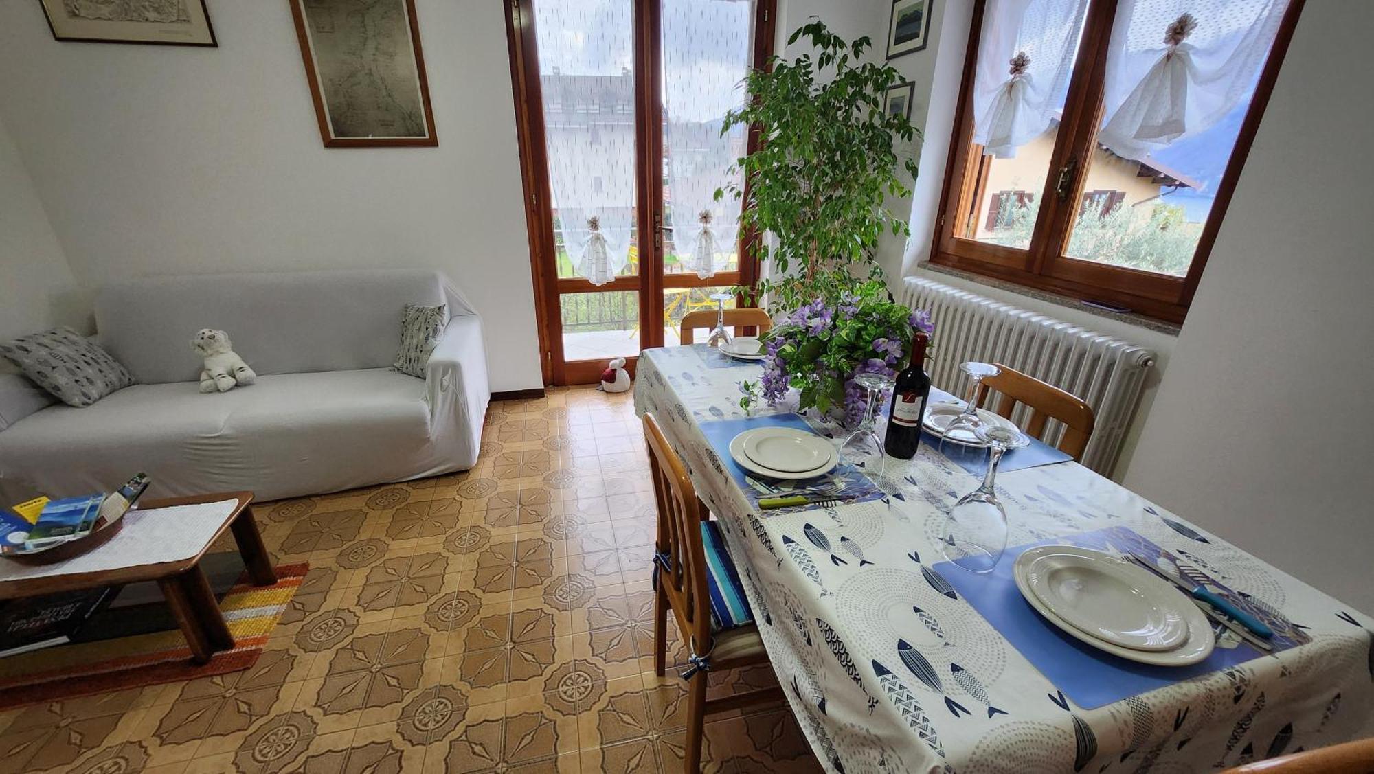Apartment L'Ulivo Lake View In Private Street Lierna Bagian luar foto