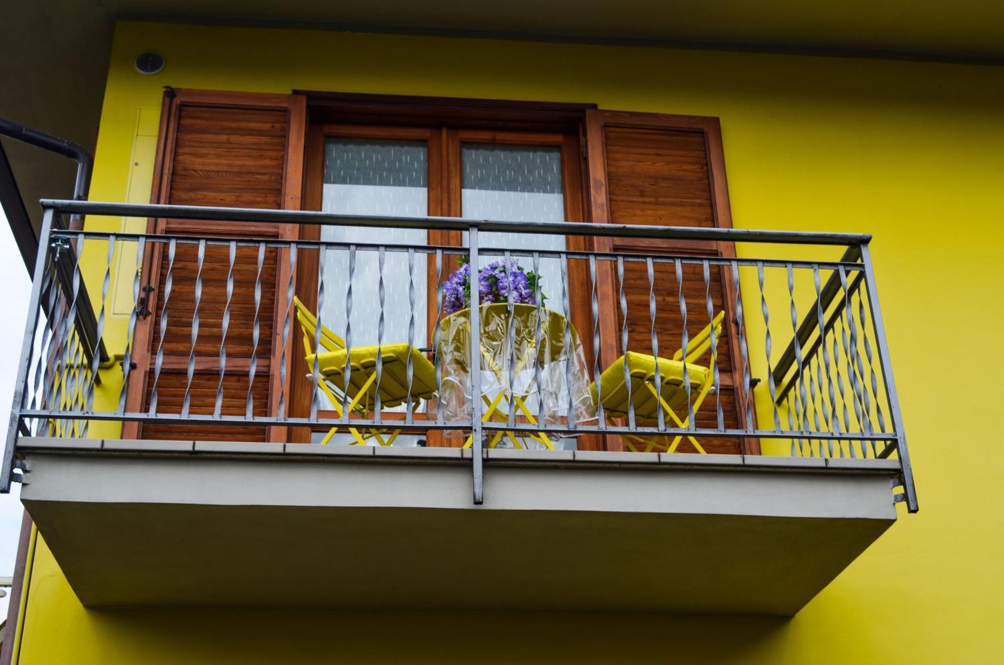 Apartment L'Ulivo Lake View In Private Street Lierna Bagian luar foto